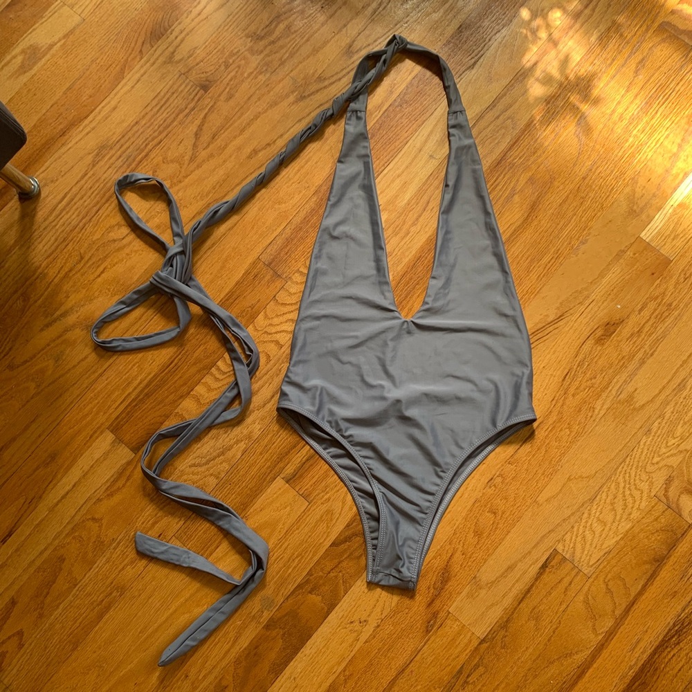 High waisted one piece suit FITS LIKE MEDIUM